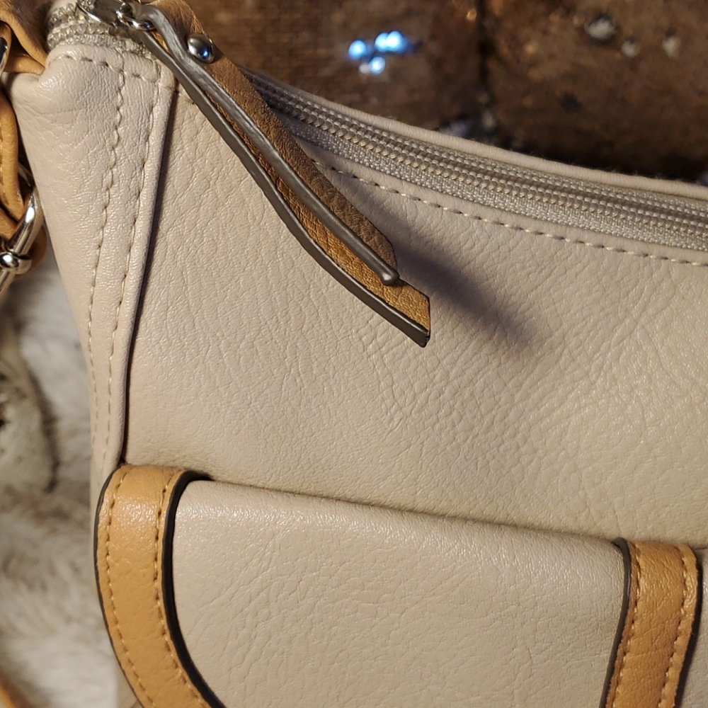 Rosetti Crossbody - Picture 4 of 16